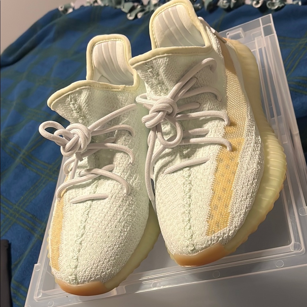 Yeezy Cream Adidas Sneakers